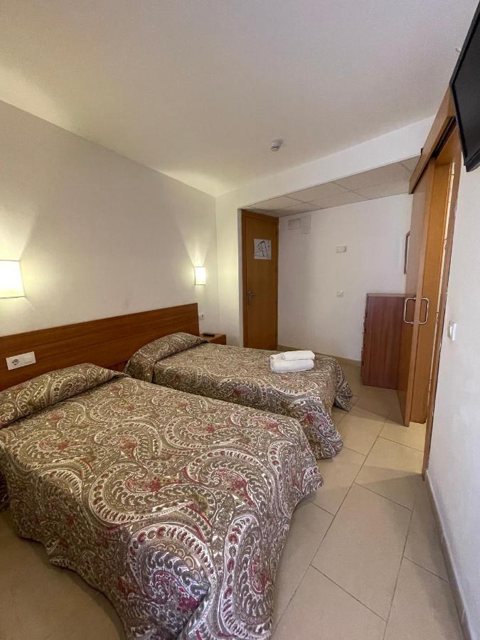 P&R Hostals Codolar Tossa de Mar Exterior photo